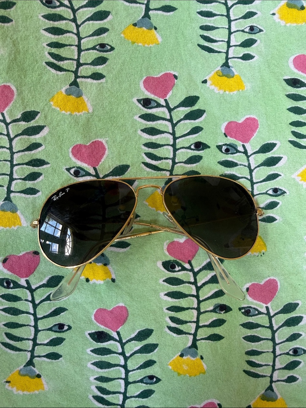 Ray-Ban Aviator Sunglasses in Gold with Dark Green Lenses